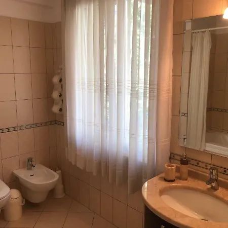 Villa Lidson Golem (Tirana)